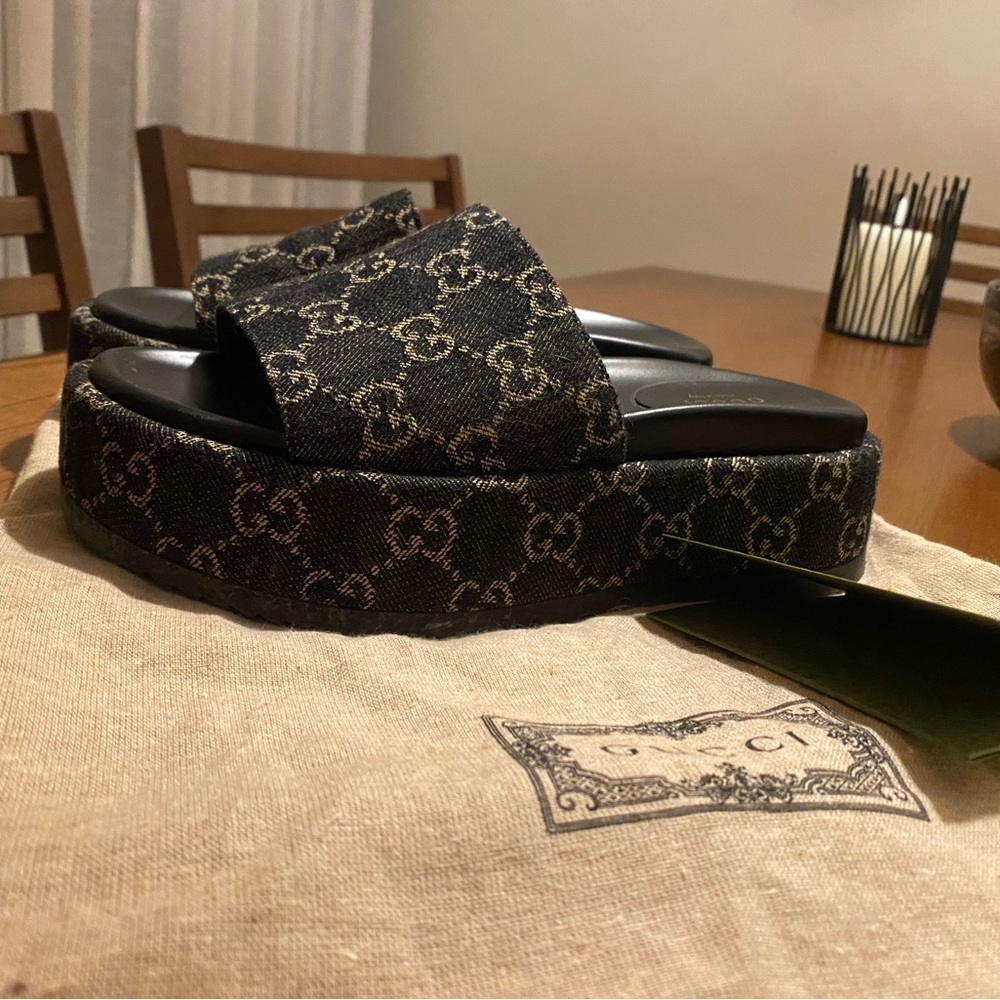 Original Gucci size 7 like new.